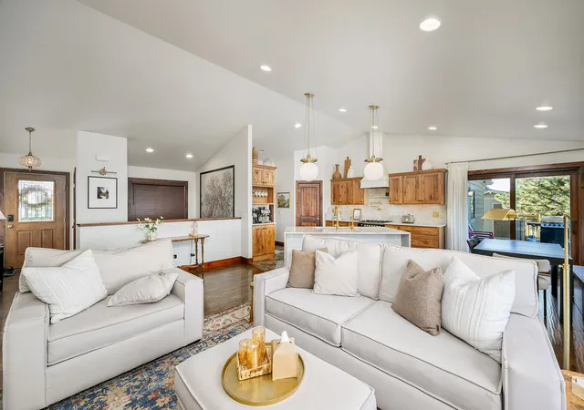 Photo 2 of Single family home for sale at 712 Summit Ridge Rd, Billings, MT 59101 | MLS# 30077870 | Listing updated on 2026-09-19