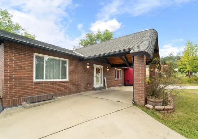 Photo 3 of Single family home for sale at 431 S Lamborn St, Helena, MT 59601 | MLS# 30076919 | Listing updated on 2026-09-19