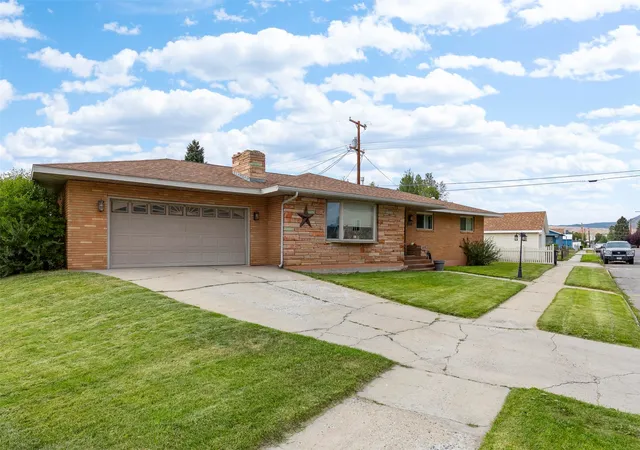Photo 3 of Single family home for sale at 3033 Edwards St, Butte, MT 59701 | MLS# 30078441 | Listing updated on 2026-09-16