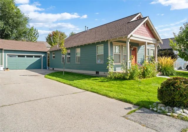 Photo 1 of Single family home for sale at 124 Snowberry St, Hamilton, MT 59840 | MLS# 30078481 | Listing updated on 2026-09-22