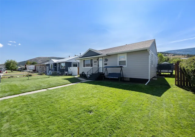 Photo 3 of Single family home for sale at 1905 W Park Ave, Anaconda, MT 59711 | MLS# 30078469 | Listing updated on 2026-10-07