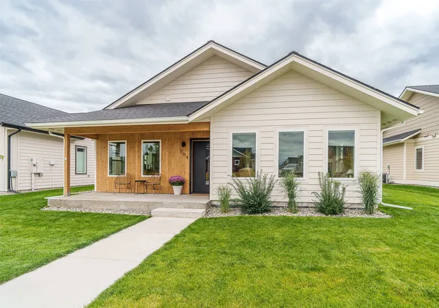 Photo 2 of Single family home for sale at 704 August Way, Kalispell, MT 59901 | MLS# 30078489 | Listing updated on 2026-09-25