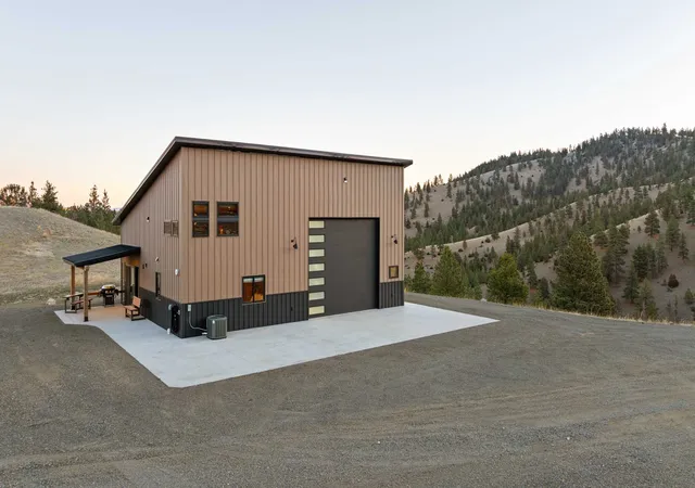 Photo 4 of Single family home for sale at 4915 W US Hwy 12, Helena, MT 59601 | MLS# 30078494 | Listing updated on 2026-09-27
