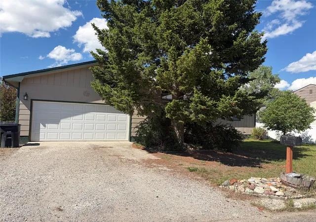 Photo 2 of Single family home for sale at 7 Earth Ln, Butte, MT 59701 | MLS# 30078493 | Listing updated on 2026-09-16