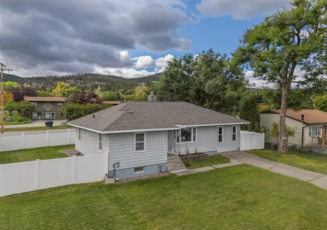 Photo 2 of Single family home for sale at 1439 E Broadway St, Helena, MT 59601 | MLS# 30078412 | Listing updated on 2026-09-23