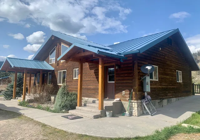 Photo 3 of Single family home for sale at 148 Jonna Ln, Superior, MT 59872 | MLS# 30078517 | Listing updated on 2026-09-23