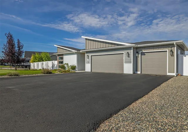 Photo 1 of Single family home for sale at 4010 Swan Rd, East Helena, MT 59635 | MLS# 30078528 | Listing updated on 2026-09-22