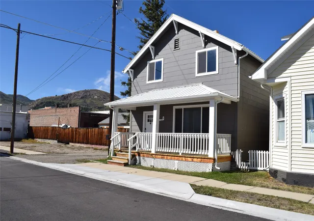 Photo 1 of Single family home for sale at 8 Cherry St, Anaconda, MT 59711 | MLS# 30078543 | Listing updated on 2026-09-23
