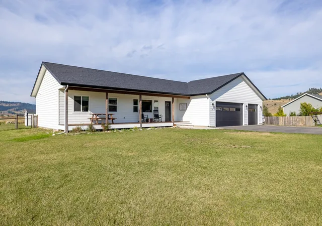 Photo 2 of Single family home for sale at 229 Swiss Dr, Kalispell, MT 59901 | MLS# 30078557 | Listing updated on 2026-09-17