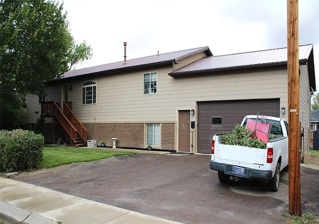 Photo 3 of Single family home for sale at 548 7th Avenue S, Shelby, MT 59474 | MLS# 30078411 | Listing updated on 2026-09-19