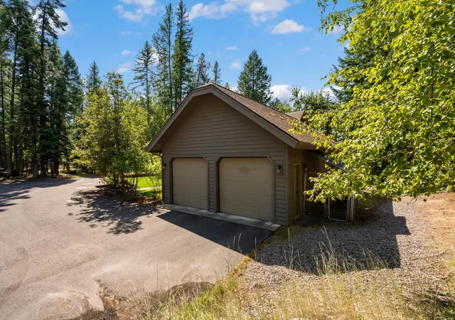 Photo 3 of Single family home for sale at 2405 E Lakeshore Dr, Whitefish, MT 59937 | MLS# 30078384 | Listing updated on 2026-09-17