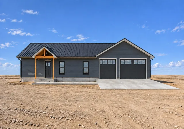 Photo 2 of Single family home for sale at 70 E Country Ln, Great Falls, MT 59404 | MLS# 30078440 | Listing updated on 2026-09-29