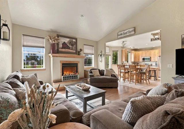 Photo 1 of Single family home for sale at 337 Gold Ct, Florence, MT 59833 | MLS# 30078567 | Listing updated on 2026-10-18