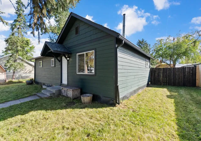 Photo 2 of Single family home for sale at 622 2nd Avenue Se, Ronan, MT 59864 | MLS# 30078562 | Listing updated on 2026-09-18