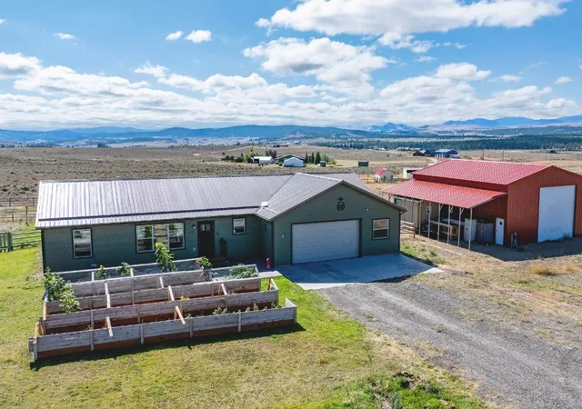 Photo 1 of Single family home for sale at 7145 Tatanka Ln, Helena, MT 59602 | MLS# 30078537 | Listing updated on 2026-09-23