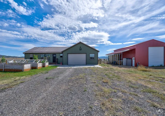 Photo 2 of Single family home for sale at 7145 Tatanka Ln, Helena, MT 59602 | MLS# 30078537 | Listing updated on 2026-09-23