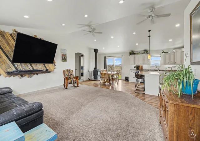 Photo 3 of Single family home for sale at 7145 Tatanka Ln, Helena, MT 59602 | MLS# 30078537 | Listing updated on 2026-09-23