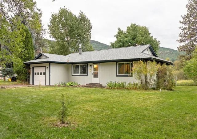 Single family home for sale at 1375 Woodhill Ct, Missoula, MT 59802 | MLS# 30078383