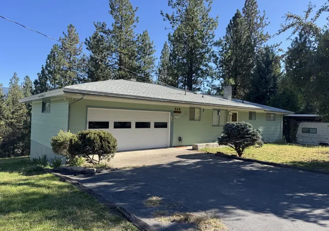 Photo 1 of Single family home for sale at 520 Maple St, Thompson Falls, MT 59873 | MLS# 30078611 | Listing updated on 2026-09-18