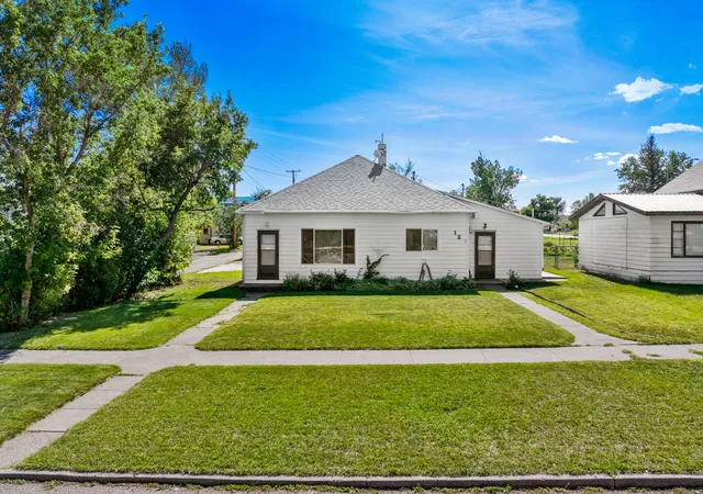 Photo 2 of Single family home for sale at 12 1st Avenue S, Cascade, MT 59421 | MLS# 30078622 | Listing updated on 2026-09-18