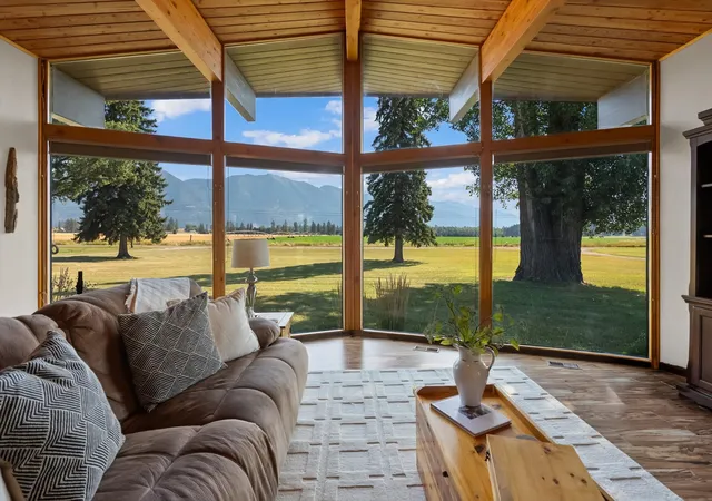Photo 1 of Single family home for sale at 1020 Middle Rd, Columbia Falls, MT 59912 | MLS# 30076997 | Listing updated on 2026-09-20
