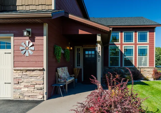 Photo 3 of Single family home for sale at 1201 Mill Crk Dr, Bigfork, MT 59911 | MLS# 30078226 | Listing updated on 2026-09-21