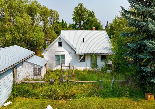 Photo 3 of Single family home for sale at 817 Andrew St Nw, Ronan, MT 59864 | MLS# 30078649 | Listing updated on 2026-09-18