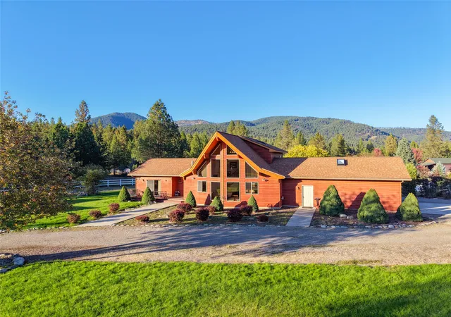 Photo 2 of Single family home for sale at 395 Edgewater Dr, Libby, MT 59923 | MLS# 30073632 | Listing updated on 2026-10-06