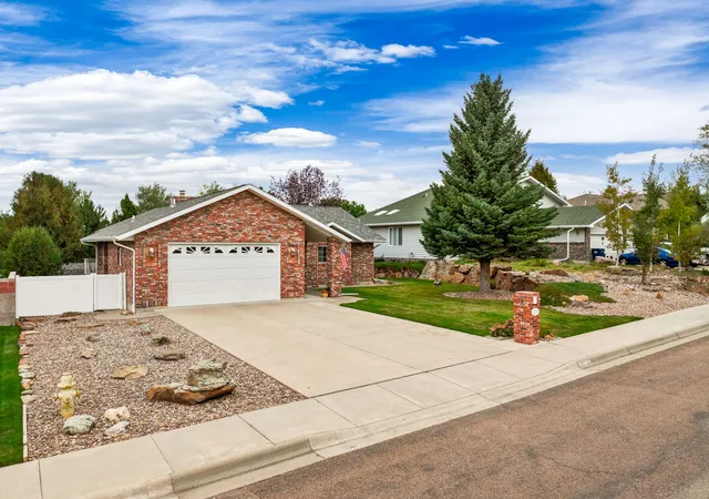 Photo 3 of Single family home for sale at 1704 39th Street S, Great Falls, MT 59405 | MLS# 30078430 | Listing updated on 2026-09-21