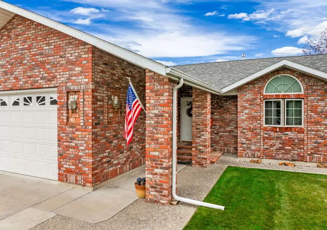 Photo 3 of Single family home for sale at 1704 39th Street S, Great Falls, MT 59405 | MLS# 30078430 | Listing updated on 2026-09-21