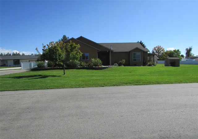 Photo 3 of Single family home for sale at 237 Antigone Dr, Hamilton, MT 59840 | MLS# 30078686 | Listing updated on 2026-09-21