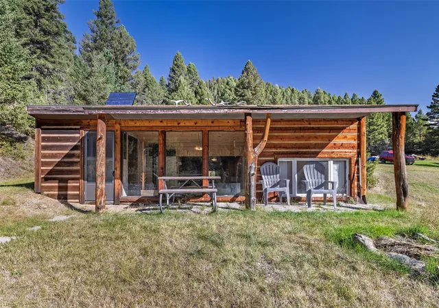 Photo 2 of Single family home for sale at 601 Whites Gulch Rd, Townsend, MT 59644 | MLS# 30078672 | Listing updated on 2026-09-22