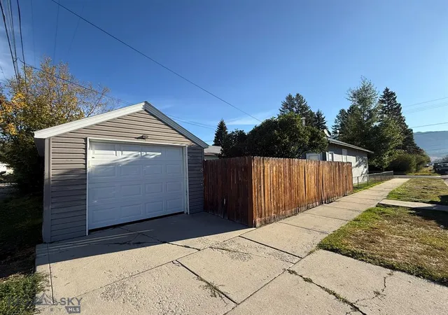 Photo 3 of Single family home for sale at 1857 Carolina Ave, Butte, MT 59701 | MLS# 30078730 | Listing updated on 2026-09-21
