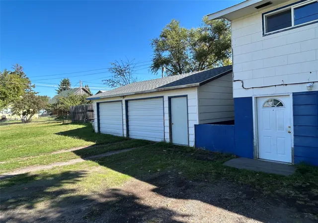 Photo 2 of Single family home for sale at 701 13th Avenue E, Polson, MT 59860 | MLS# 30078626 | Listing updated on 2026-09-23