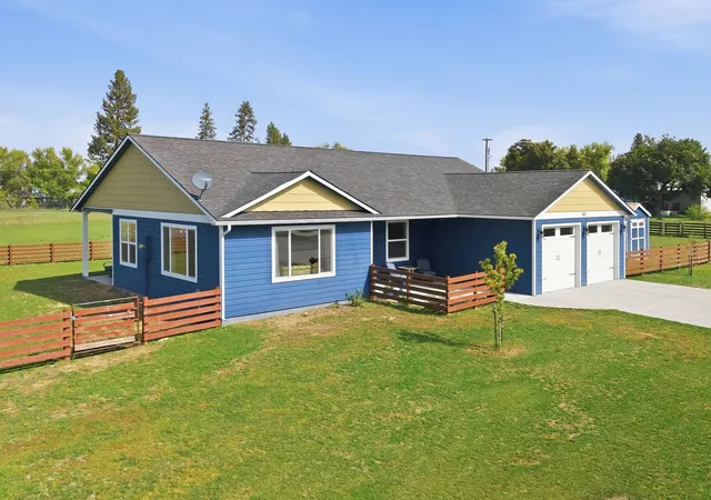 Photo 2 of Single family home for sale at 107 Park Pl, Stevensville, MT 59870 | MLS# 30078781 | Listing updated on 2026-09-22