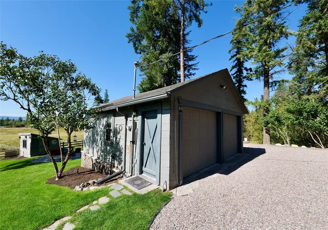 Photo 4 of Single family home for sale at 37325 Mt Hwy 35, Polson, MT 59860 | MLS# 30078768 | Listing updated on 2026-09-22
