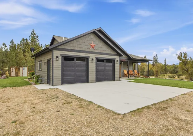 Photo 3 of Single family home for sale at 111 Log Cabin Ln, Stevensville, MT 59870 | MLS# 30078495 | Listing updated on 2026-09-23