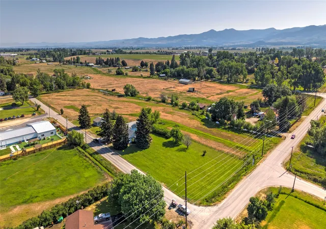 Photo 2 of Single family home for sale at 232 Kurtz Ln, Hamilton, MT 59840 | MLS# 30078827 | Listing updated on 2026-09-23