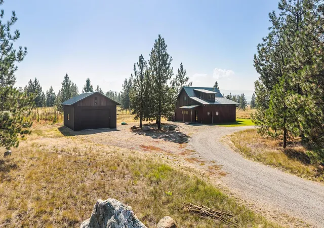 Photo 4 of Single family home for sale at 233 Acres Ln, Eureka, MT 59917 | MLS# 30078847 | Listing updated on 2026-09-23