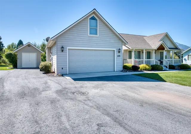 Photo 1 of Single family home for sale at 215 Carriage Rd, Hamilton, MT 59840 | MLS# 30078771 | Listing updated on 2026-10-19