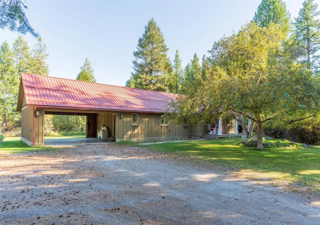 Photo 2 of Single family home for sale at 5559 US Hwy 93 S, Whitefish, MT 59937 | MLS# 30078725 | Listing updated on 2026-10-28