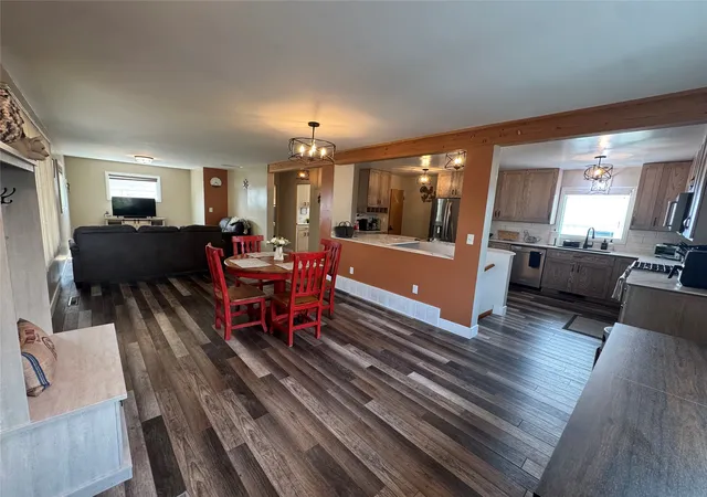 Photo 2 of Single family home for sale at 118 5th Avenue SW, Cut Bank, MT 59427 | MLS# 30079037 | Listing updated on 2026-10-19