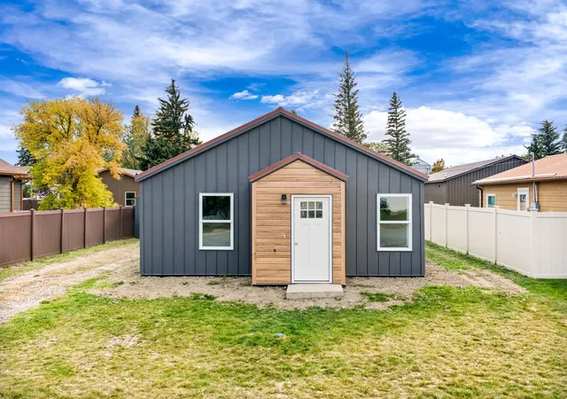 Photo 1 of Single family home for sale at 308 3rd Avenue N, Fairfield, MT 59436 | MLS# 30079394 | Listing updated on 2026-10-20
