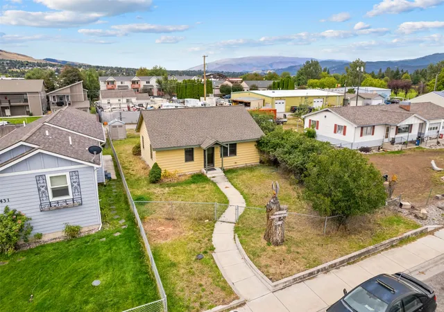 Photo 2 of Single family home for sale at 2435 Dixon Ave, Missoula, MT 59801 | MLS# 30079789 | Listing updated on 2026-10-20