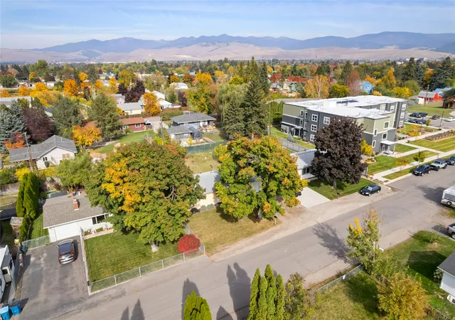Photo 2 of Single family home for sale at 2406 S 9th Street W, Missoula, MT 59801 | MLS# 30079650 | Listing updated on 2026-10-19