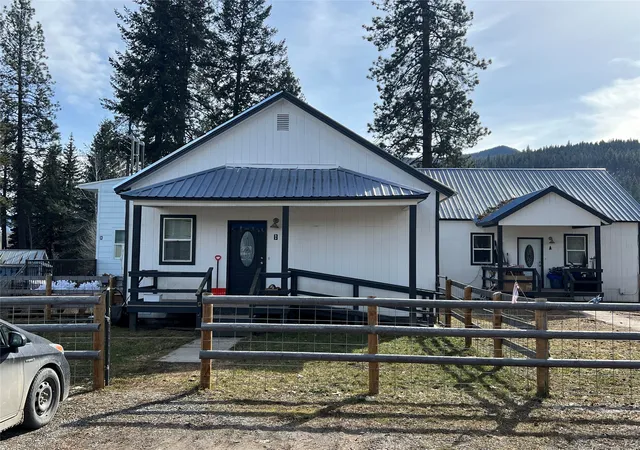 Photo 4 of House for sale at 111 Tiger St, Saint Regis, MT 59866 | MLS# 30079834 | Listing updated on 2026-10-21