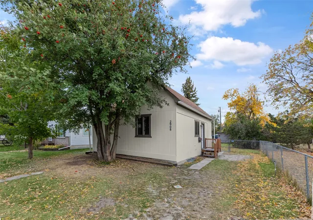 Photo 1 of Single family home for sale at 2908 2nd Avenue S, Great Falls, MT 59405 | MLS# 30079126 | Listing updated on 2026-10-18