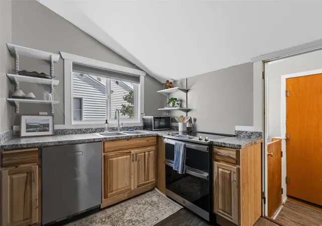 Photo 3 of Single family home for sale at 2908 2nd Avenue S, Great Falls, MT 59405 | MLS# 30079126 | Listing updated on 2026-10-18