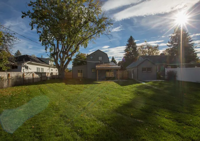 Photo 2 of Single family home for sale at 905 S 2nd Street, Hamilton, MT 59840 | MLS# 30079060 | Listing updated on 2026-10-16