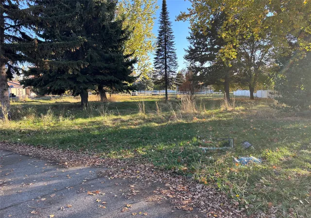 Photo 2 of Single family home for sale at 228 Fox Hl Dr, Kalispell, MT 59901 | MLS# 30079955 | Listing updated on 2026-10-21